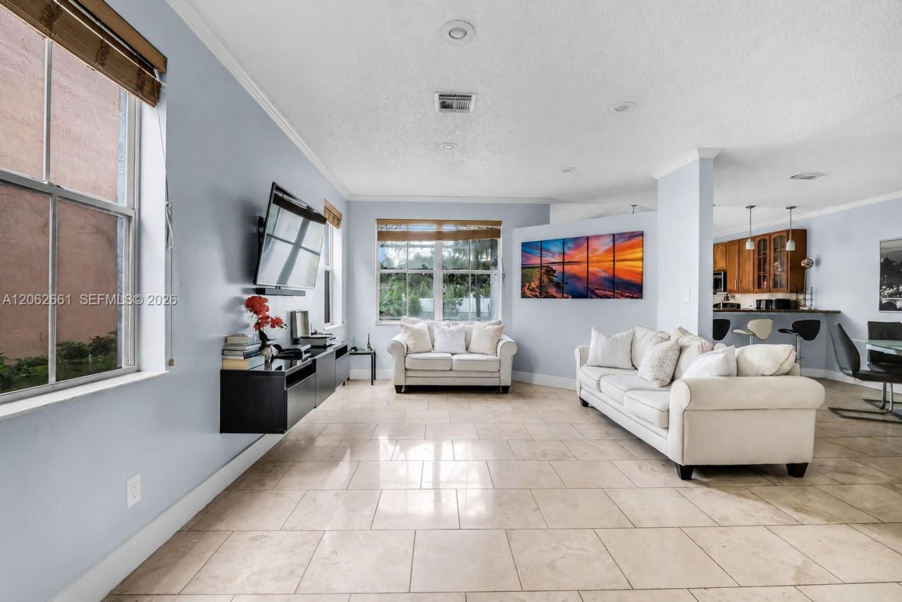 18451 NW 22nd St, Pembroke Pines, FL 33029 Photo