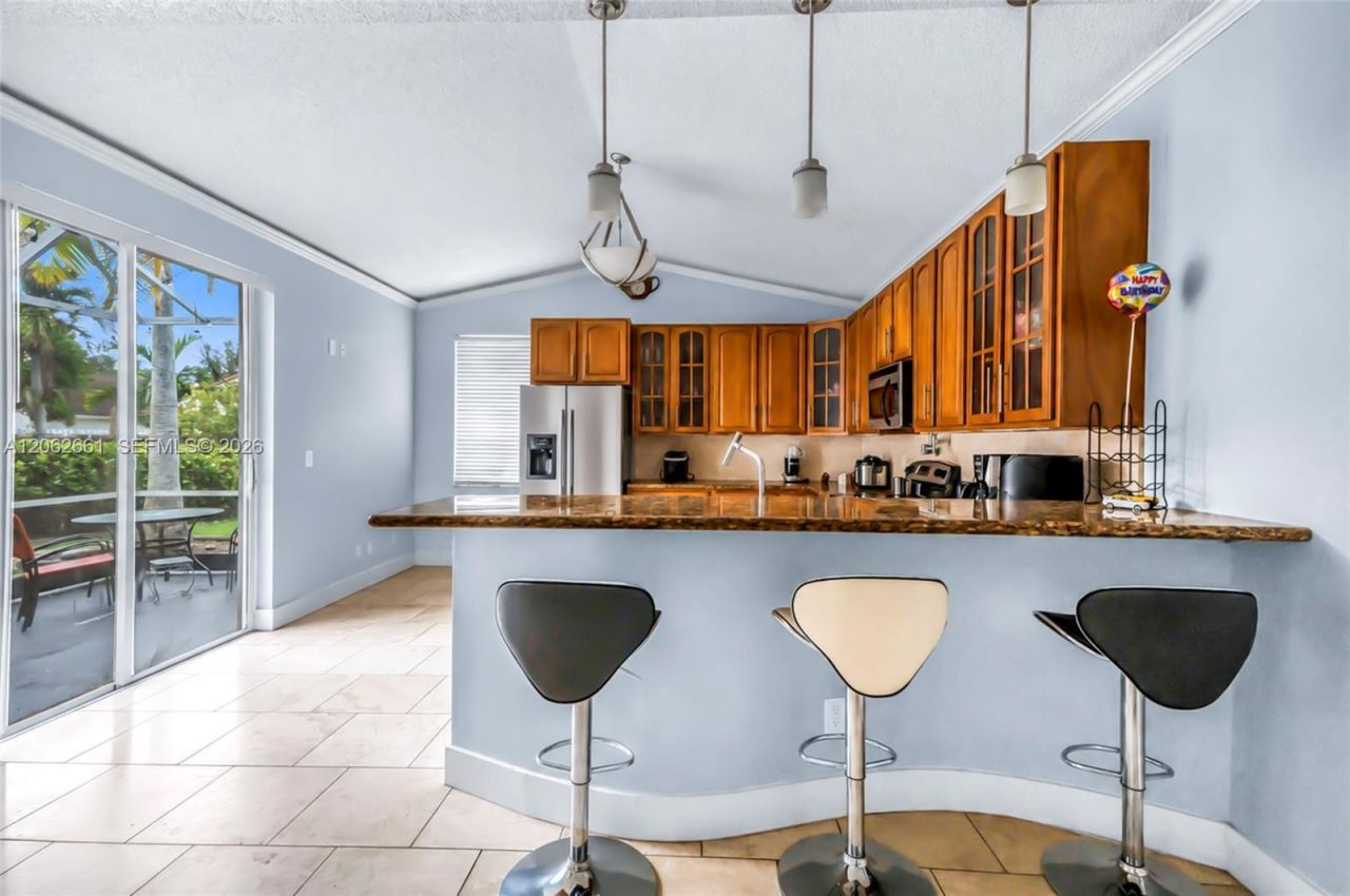 18451 NW 22nd St, Pembroke Pines, FL 33029 Photo