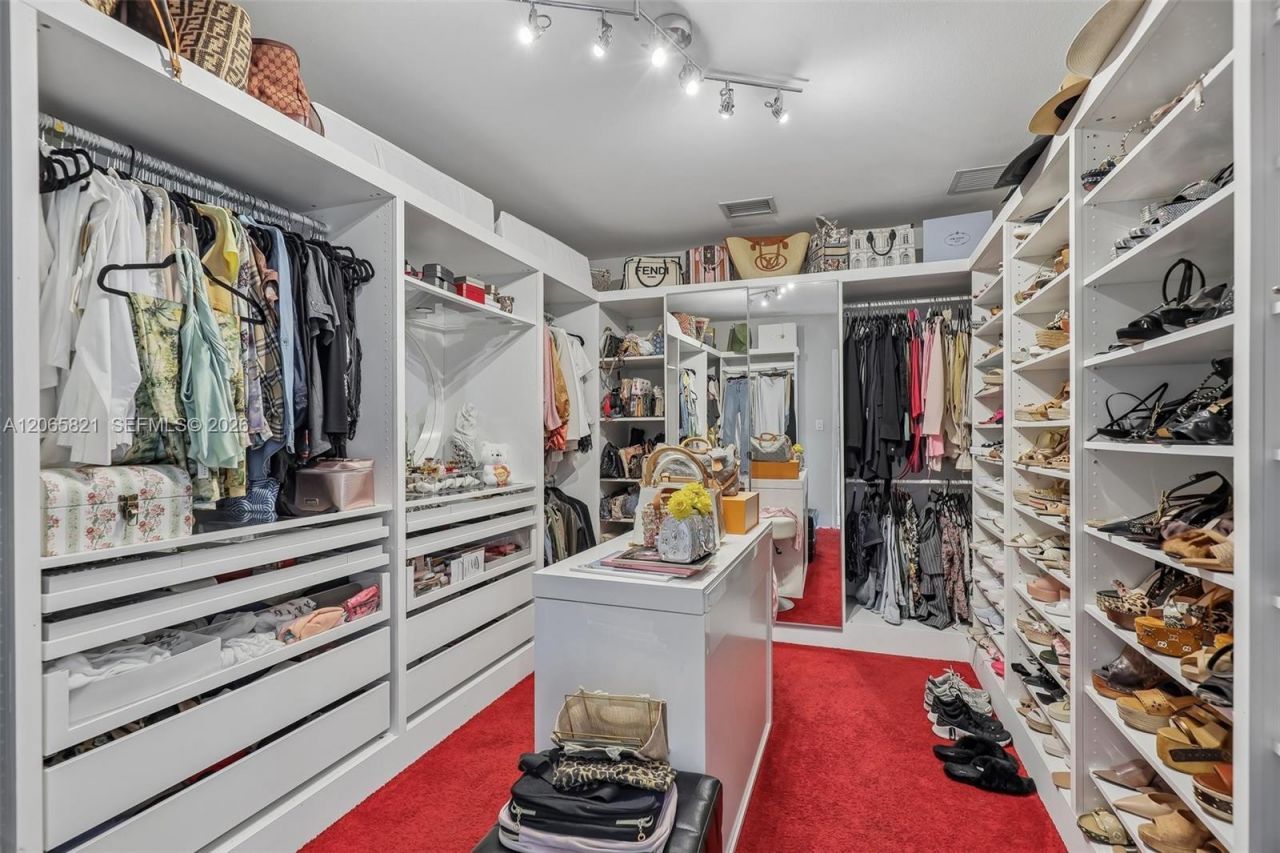 16581 NW 84th Ave, Miami Lakes, FL 33016 Photo