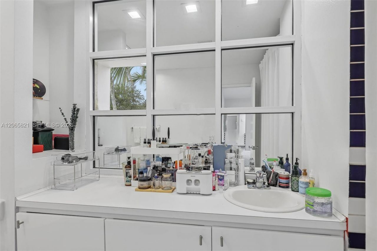16581 NW 84th Ave, Miami Lakes, FL 33016 Photo