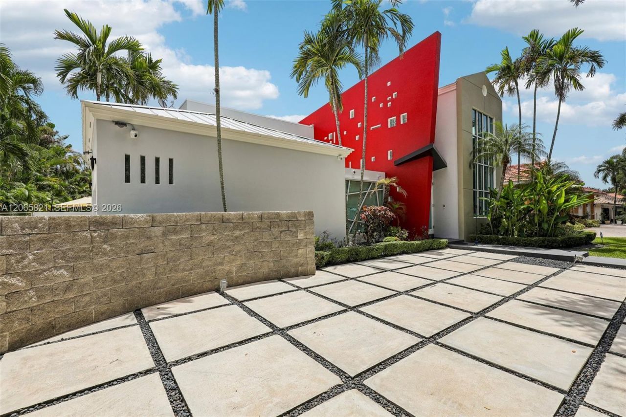 16581 NW 84th Ave, Miami Lakes, FL 33016 Photo