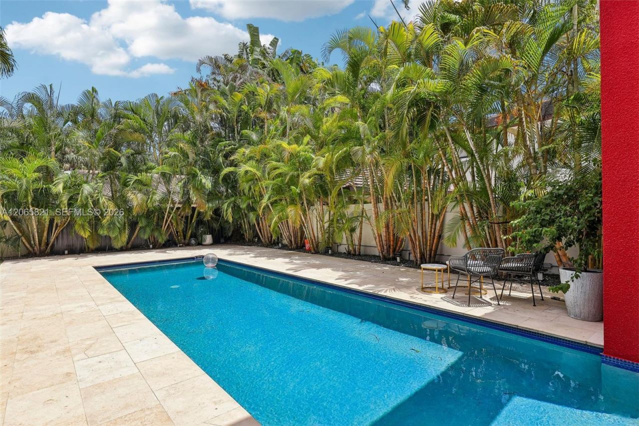 16581 NW 84th Ave, Miami Lakes, FL 33016 Photo
