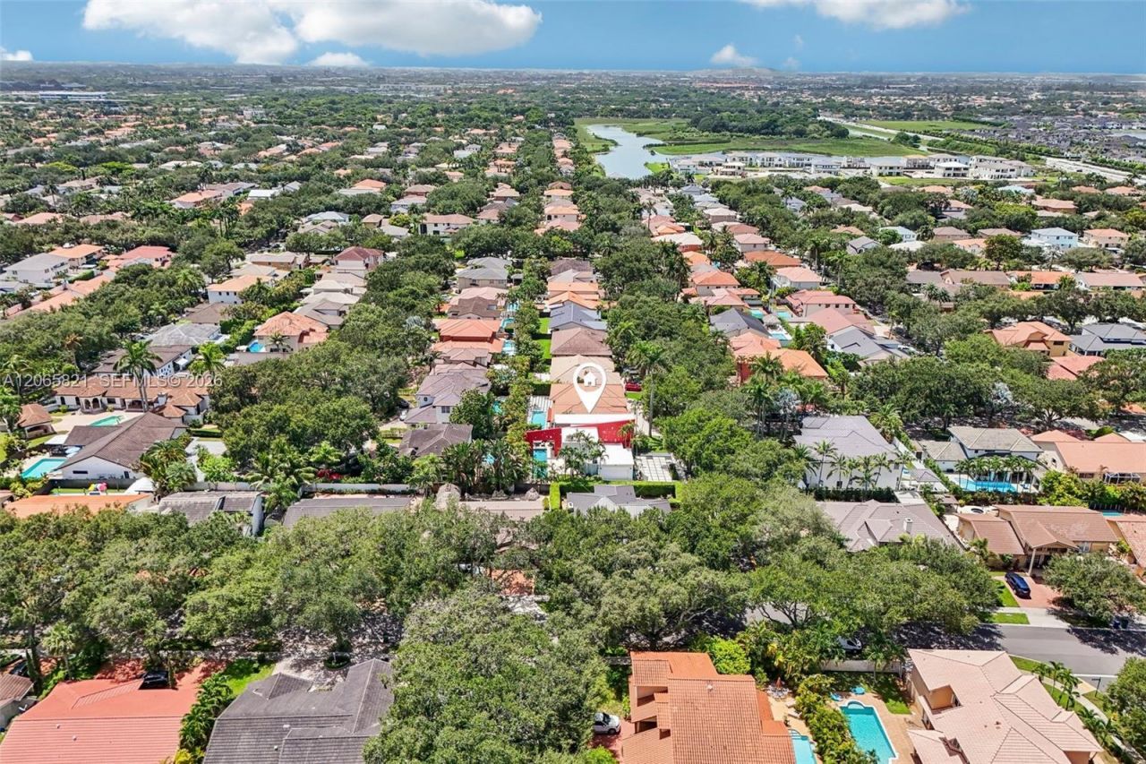 16581 NW 84th Ave, Miami Lakes, FL 33016 Photo