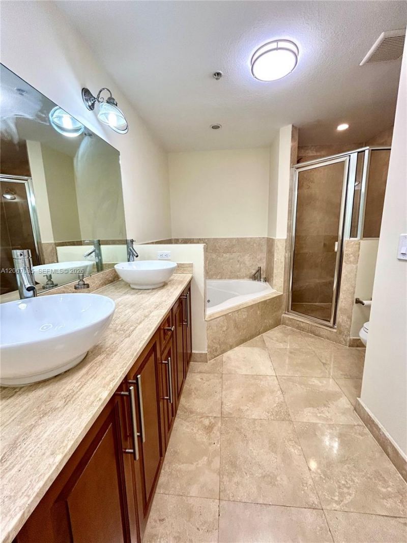 1650 Galiano St, Unit 307, Coral Gables, FL 33134 Photo