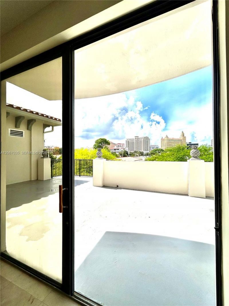 1650 Galiano St, Unit 307, Coral Gables, FL 33134 Photo