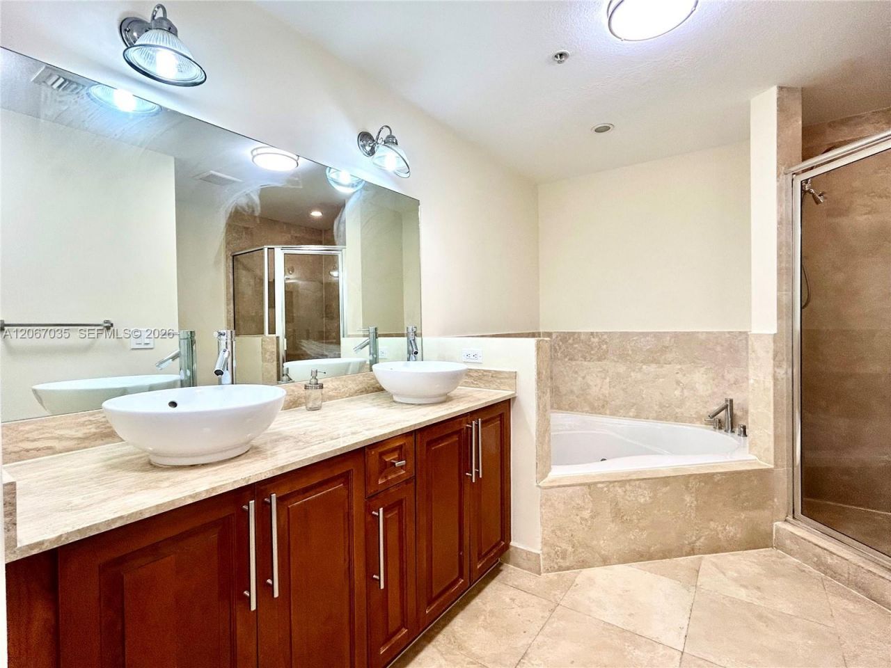 1650 Galiano St, Unit 307, Coral Gables, FL 33134 Photo