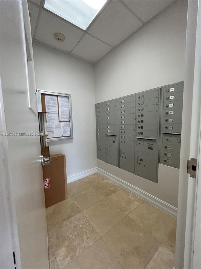 1650 Galiano St, Unit 307, Coral Gables, FL 33134 Photo