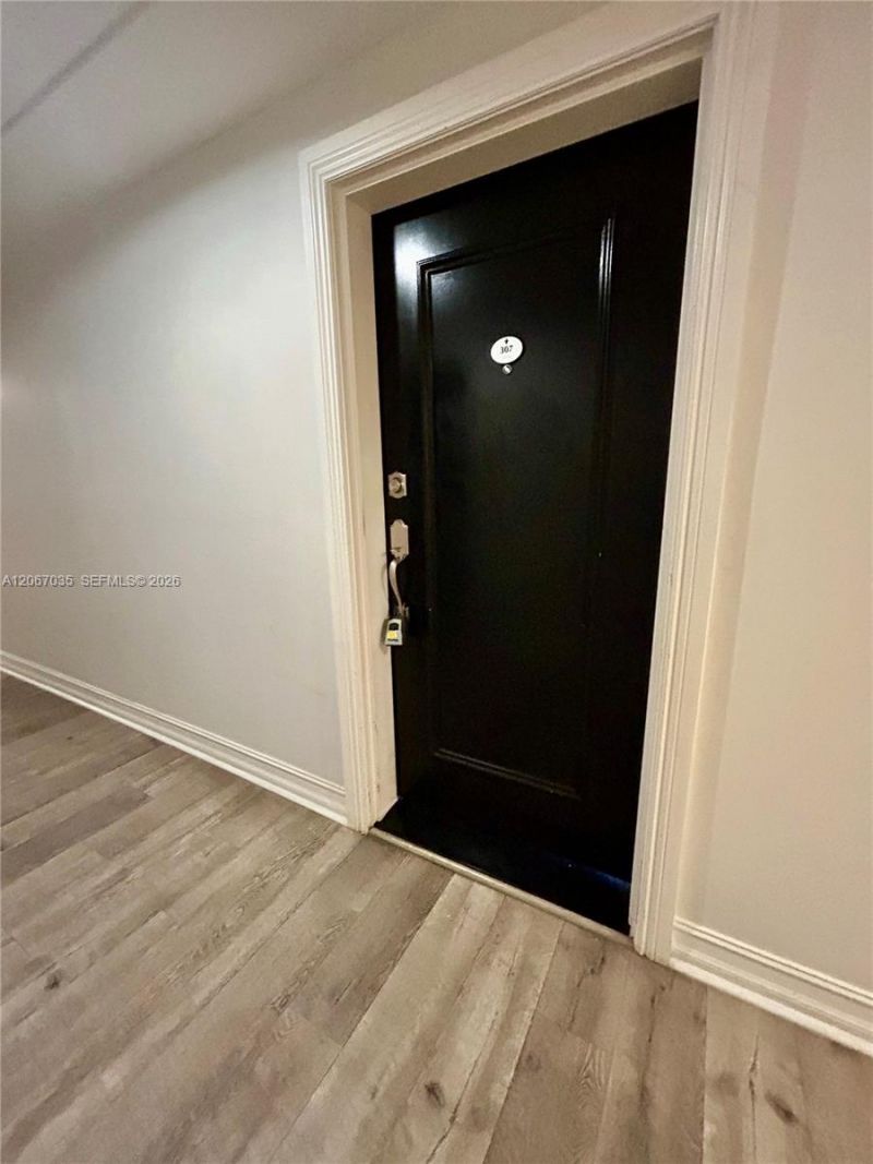 1650 Galiano St, Unit 307, Coral Gables, FL 33134 Photo