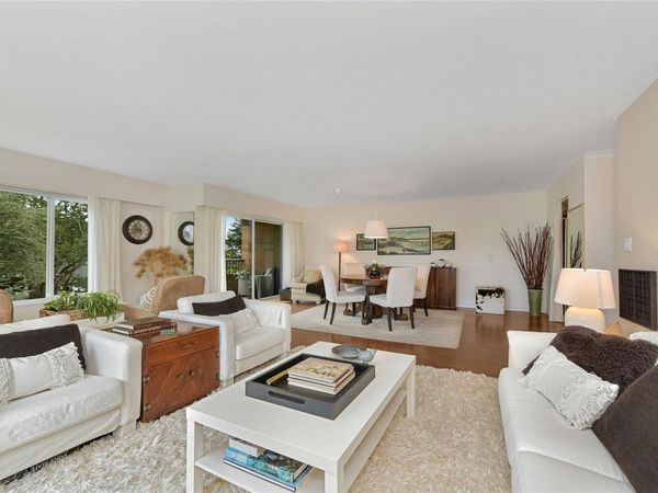 2930 Cook St, Unit #305, Victoria, BC V8W 3G3