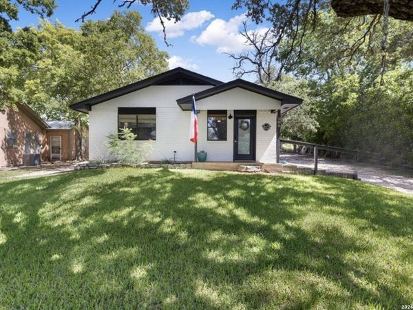 500 CROSS MOUNTAIN DR, Fredericksburg, TX 78624