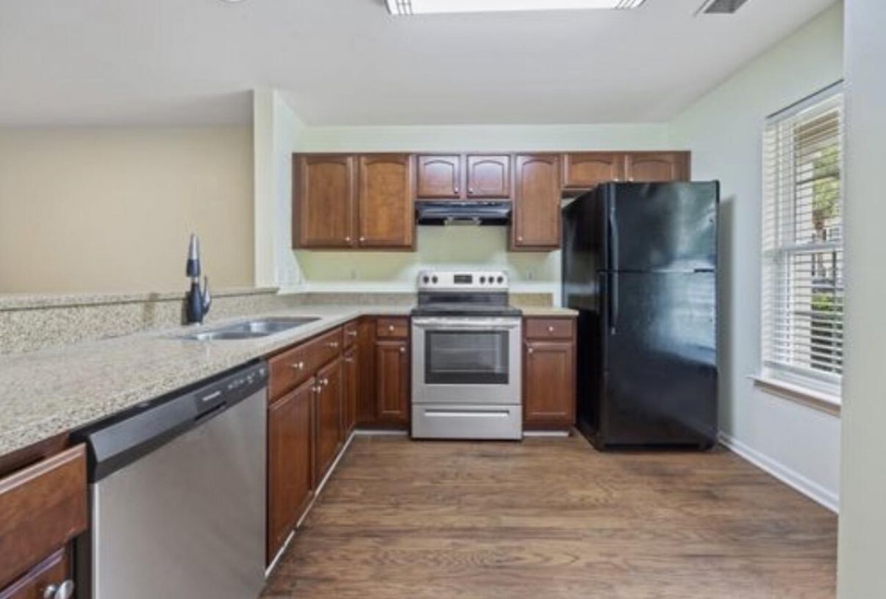 1005 Summerhaven Place Photo 4