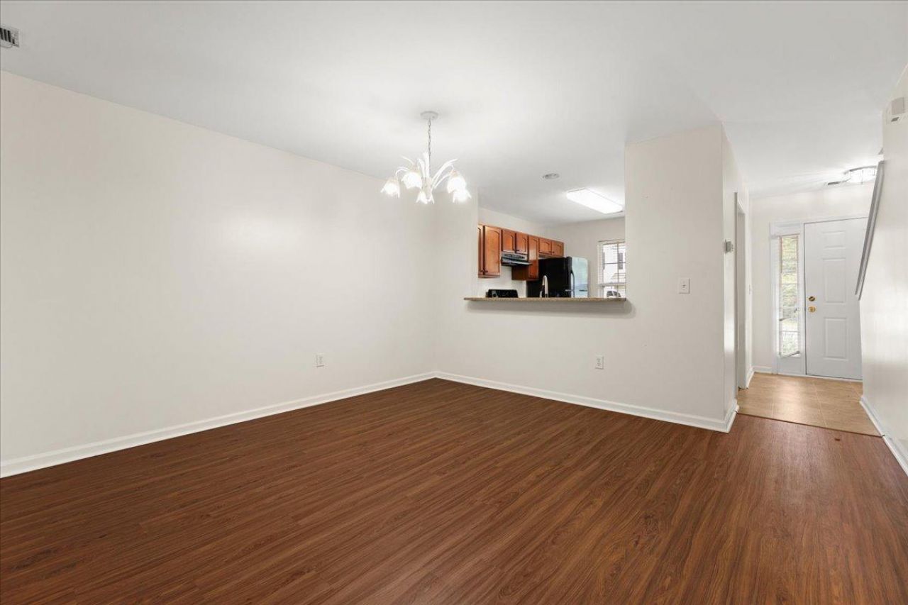 1005 Summerhaven Place Photo 5
