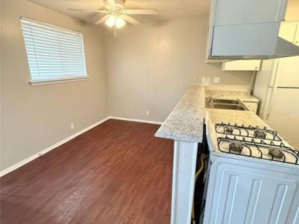 308 E 34th ST, Unit 201, Austin, TX 78705