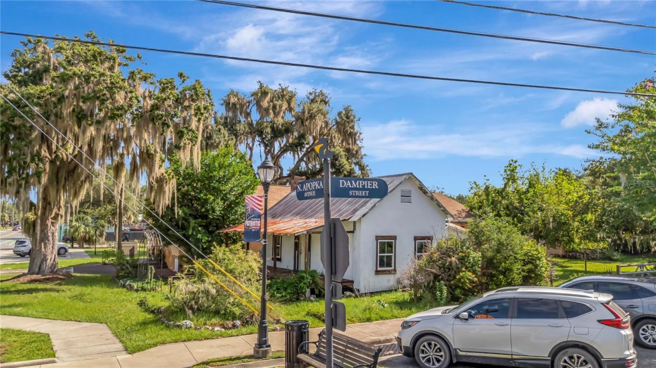 124 N Apopka Avenue, Inverness, FL 34450 Photo