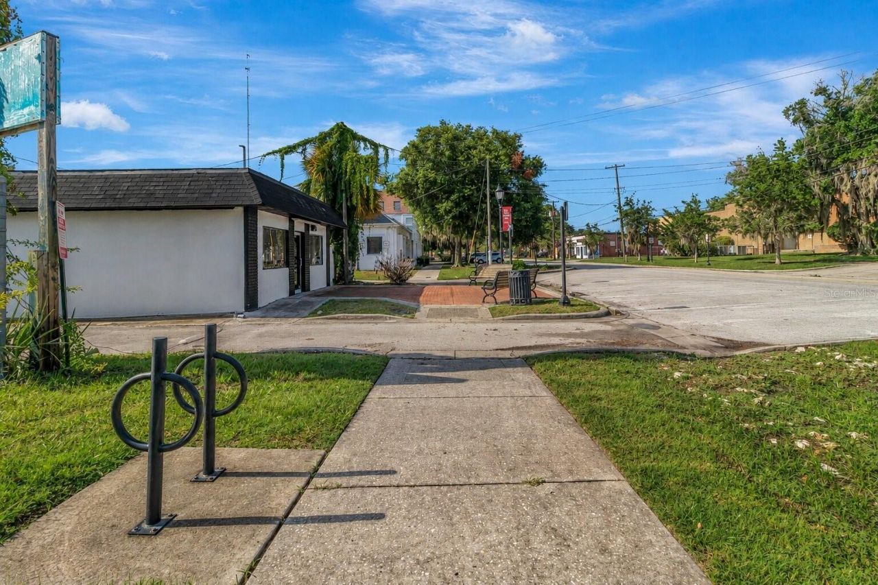 124 N Apopka Avenue, Inverness, FL 34450 Photo