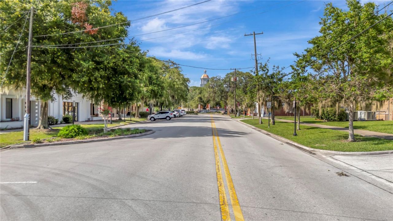 124 N Apopka Avenue, Inverness, FL 34450 Photo