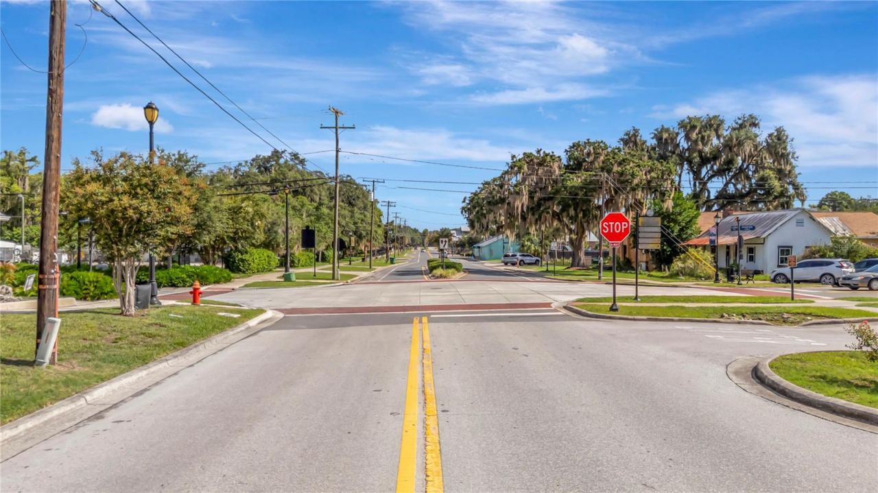 124 N Apopka Avenue, Inverness, FL 34450 Photo