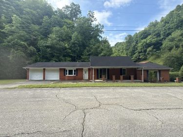 2101 Town Hill Road, Jackson, KY 41339