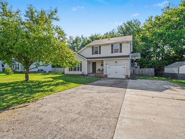 1040 Roedeer Dr, Clarksville, TN 37042