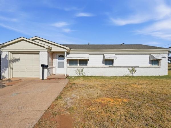 1072 Elk Street, Altus, OK 73521