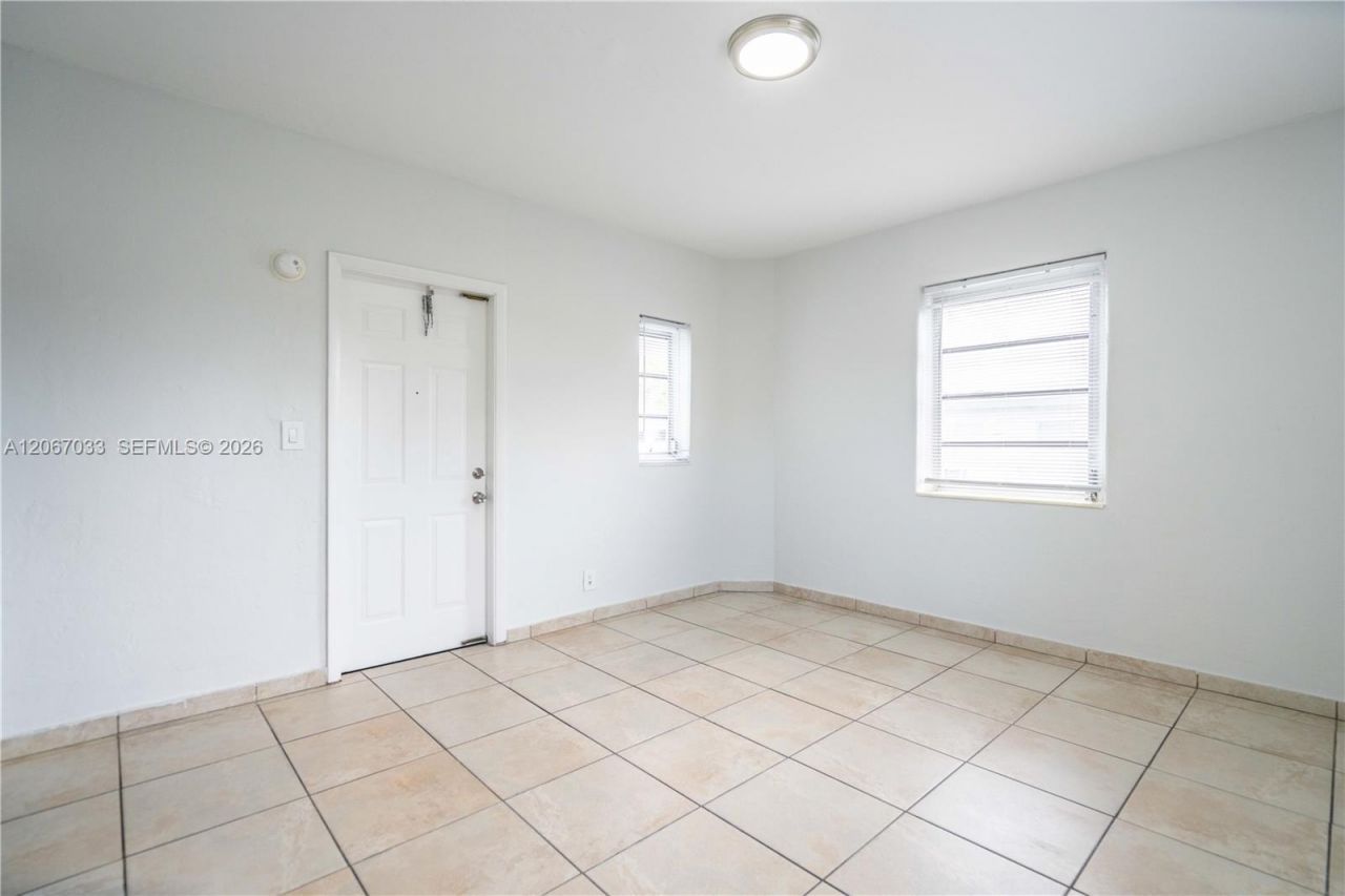 1208 71st St, Unit 8, Miami Beach, FL 33141 Photo