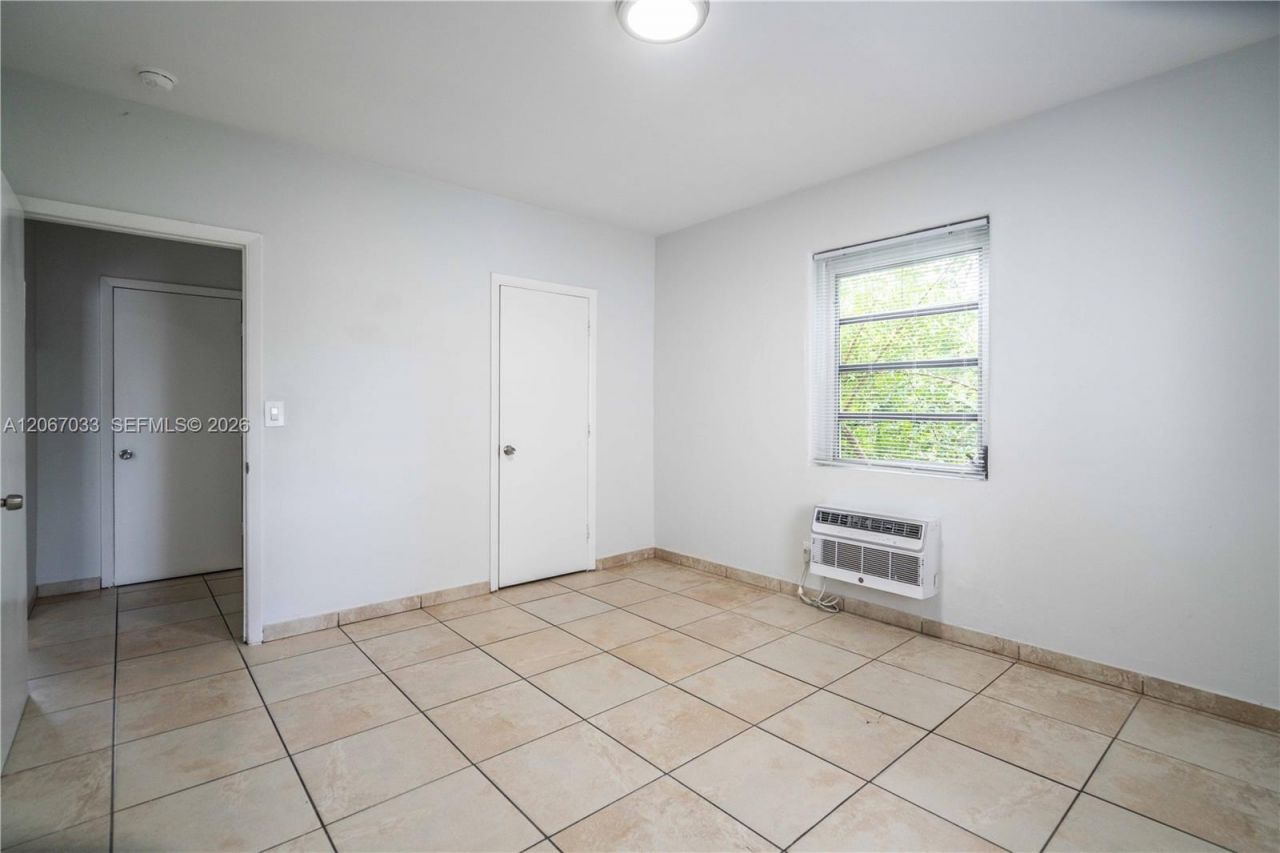 1208 71st St, Unit 8, Miami Beach, FL 33141 Photo