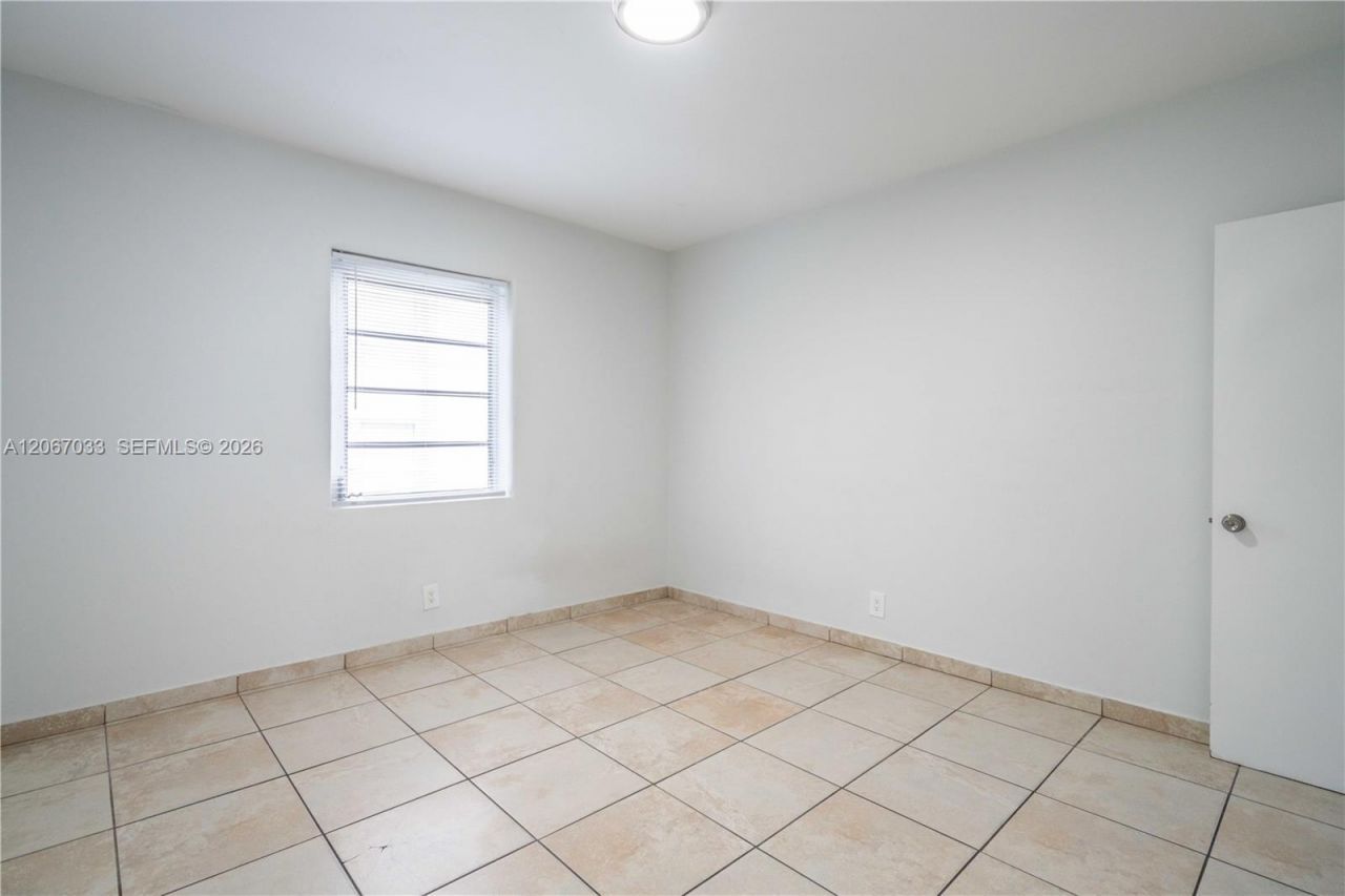 1208 71st St, Unit 8, Miami Beach, FL 33141 Photo