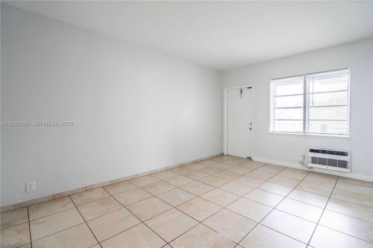 1208 71st St, Unit 8, Miami Beach, FL 33141 Photo