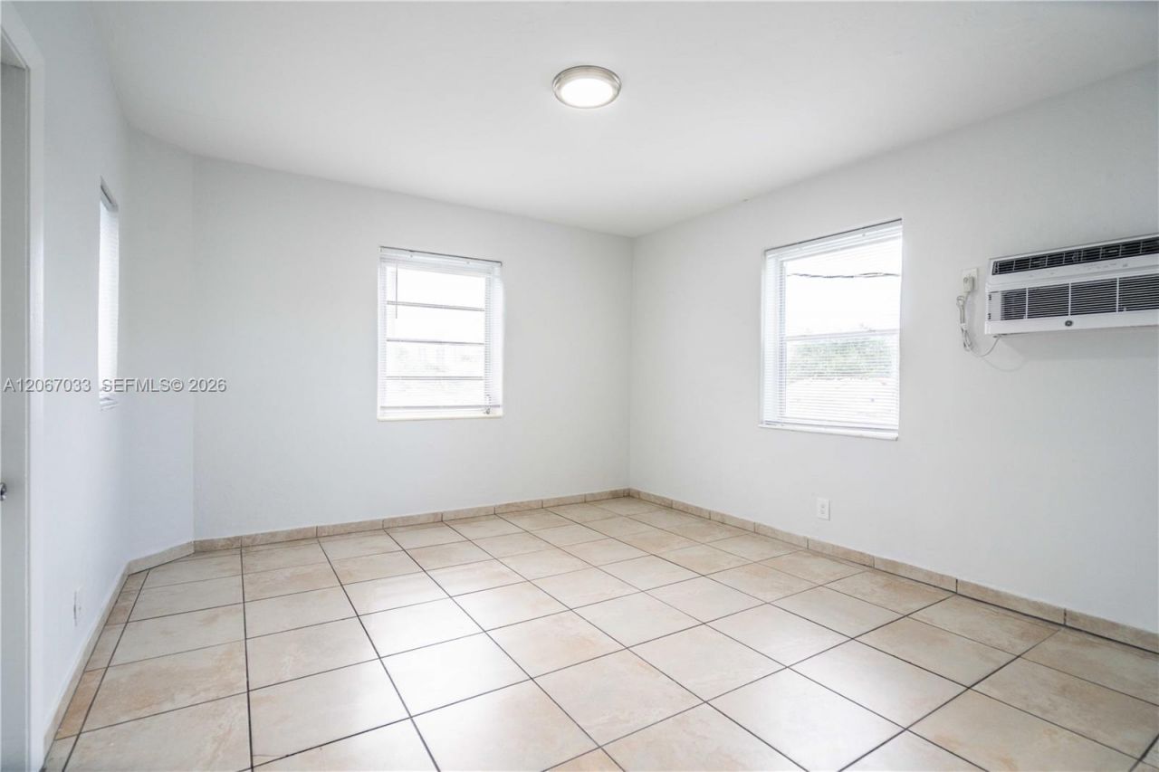 1208 71st St, Unit 8, Miami Beach, FL 33141 Photo