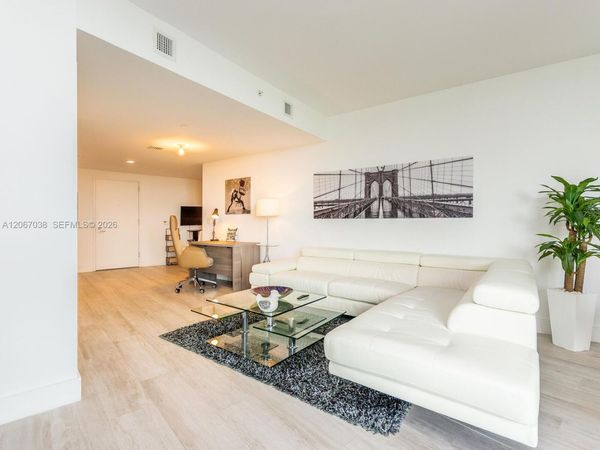 121 NE 34th St , Unit 1014, Miami, FL 33137