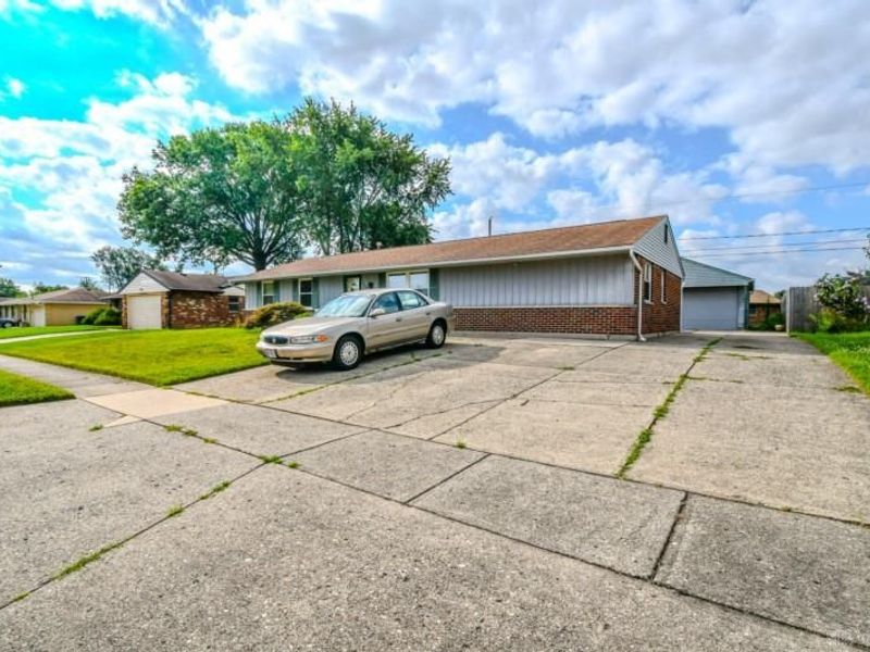 7882 Sebring Drive, Huber Heights, OH 45424 Photo 2