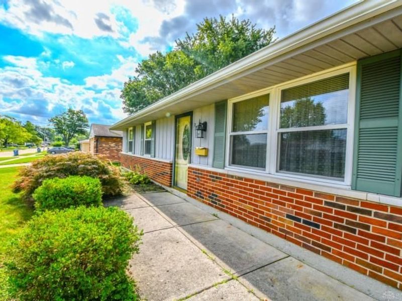 7882 Sebring Drive, Huber Heights, OH 45424 Photo 3