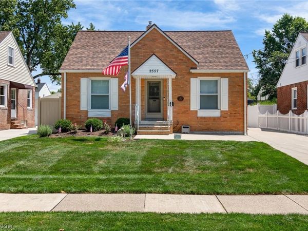 2557 9th Street, Cuyahoga Falls, OH 44221