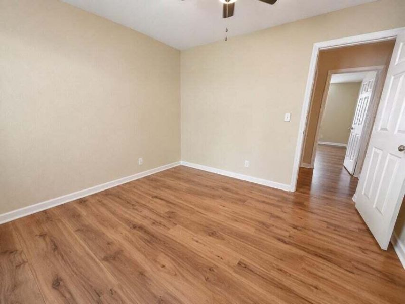 923 E Estates Boulevard Photo 22