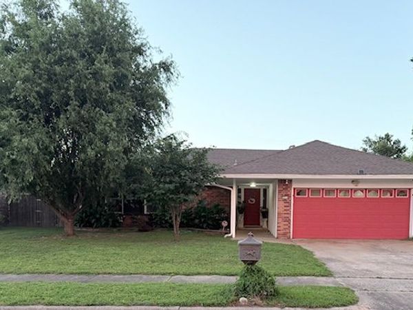2220 W Louisville Street, Broken Arrow, OK 74012