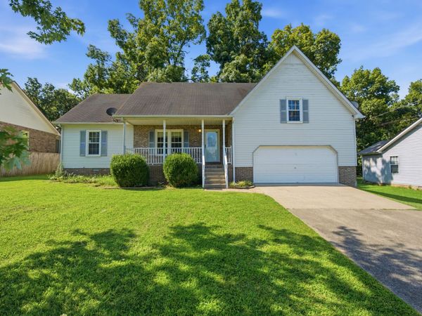 197 Sanders Dr, La Vergne, TN 37086