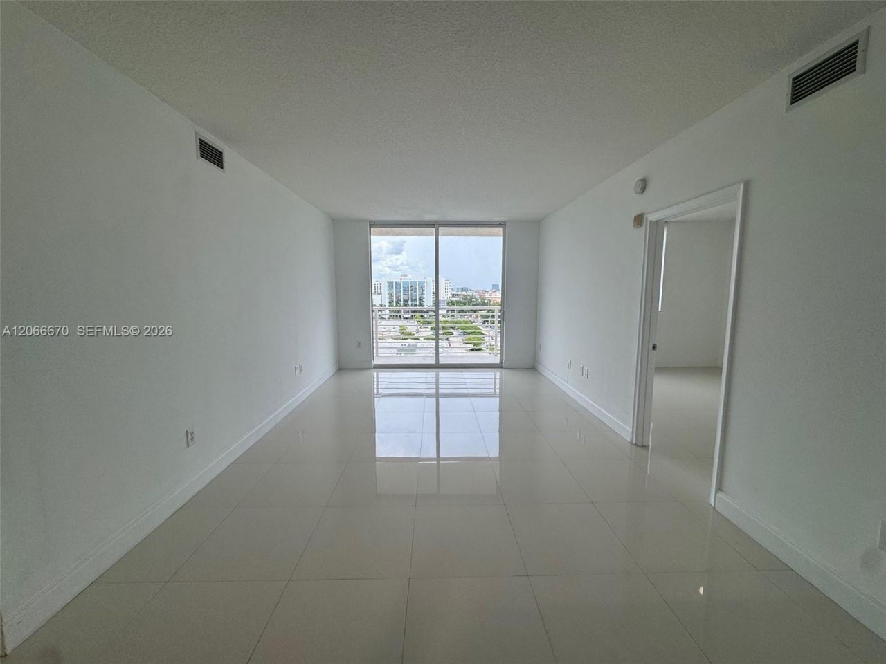 18800 NE 29 Av, Unit 1005, Aventura, FL 33180 Photo