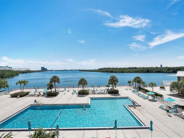 300 Bayview Dr , Unit 508, Sunny Isles Beach, FL 33160