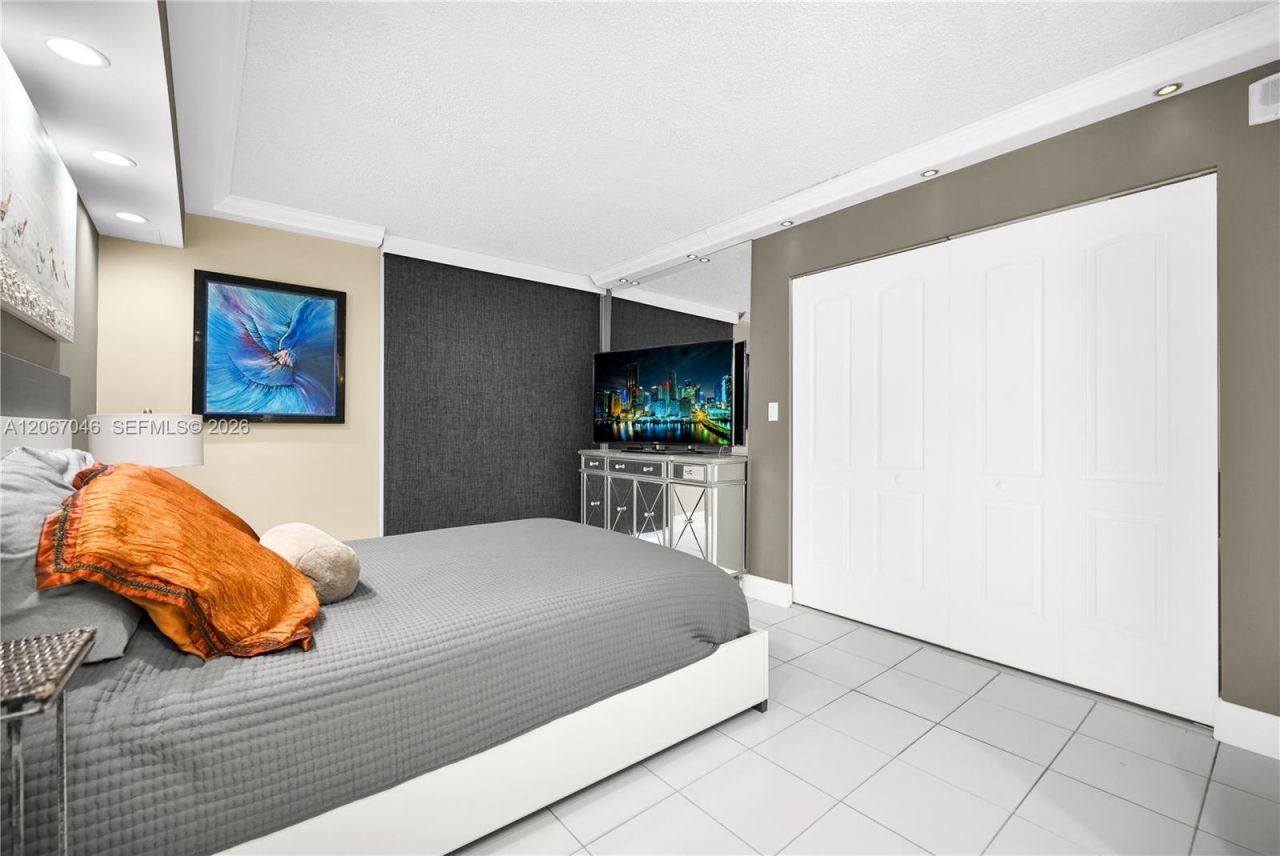 2030 S Ocean Dr , Unit 2027, Hallandale Beach, FL 33009 Photo