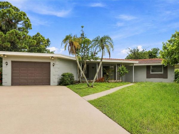 131 DEGAS DRIVE , NOKOMIS, FL 34275
