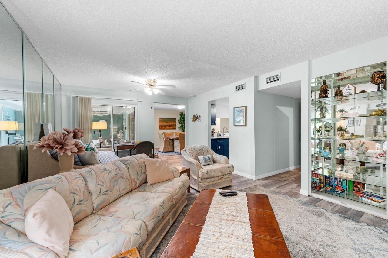 3675 41st Way S, Unit I, Saint Petersburg, FL 33711 Photo