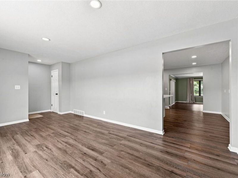 38444 Otten Road, North Ridgeville, OH 44039 Photo 5