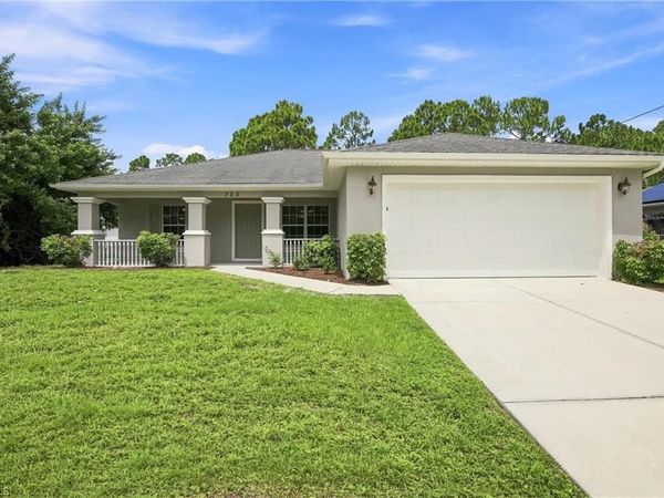 752 Barclay AVE , LEHIGH ACRES, FL 33974