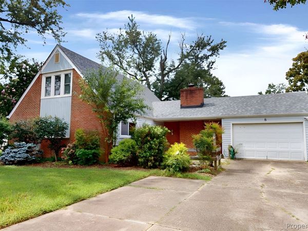8 Tom Jones Court, Hampton, VA 23666