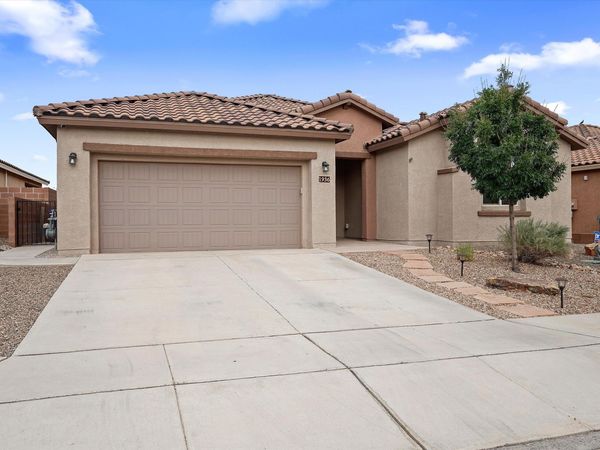 1936 Redondo Peak Drive NW, Albuquerque, NM 87120
