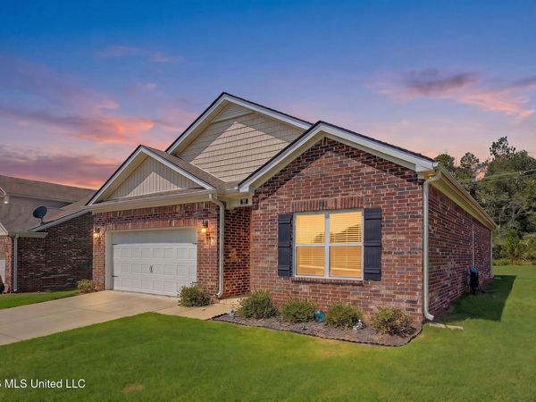 99 Twin Lakes Drive, Byhalia, MS 38611