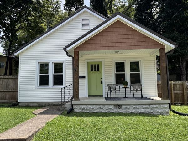 119 Poplar St, Dickson, TN 37055