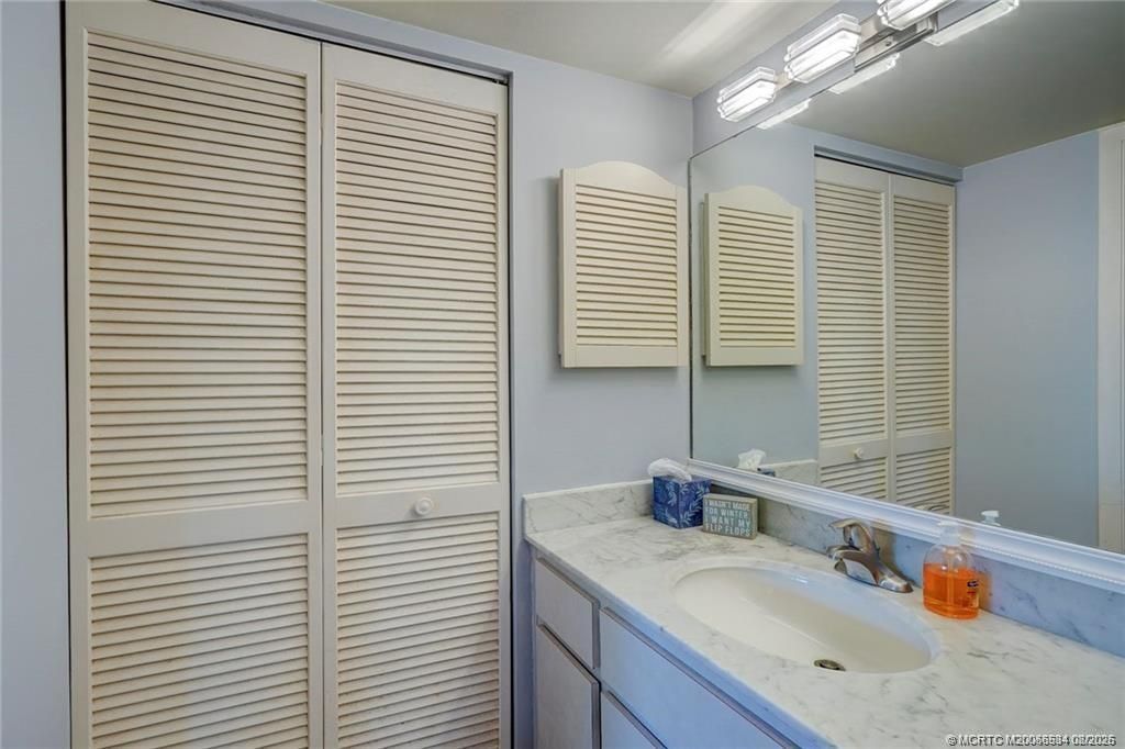 310 NE Golfview Circle, Unit 310, Stuart, FL 34996 Photo
