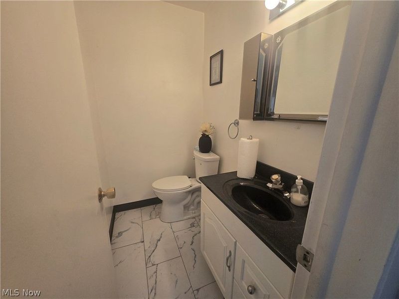 909 NE Willard Avenue NE, Warren, OH 44483 Photo 8