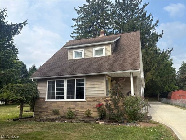 8580 Webster Road , Strongsville, OH 44136